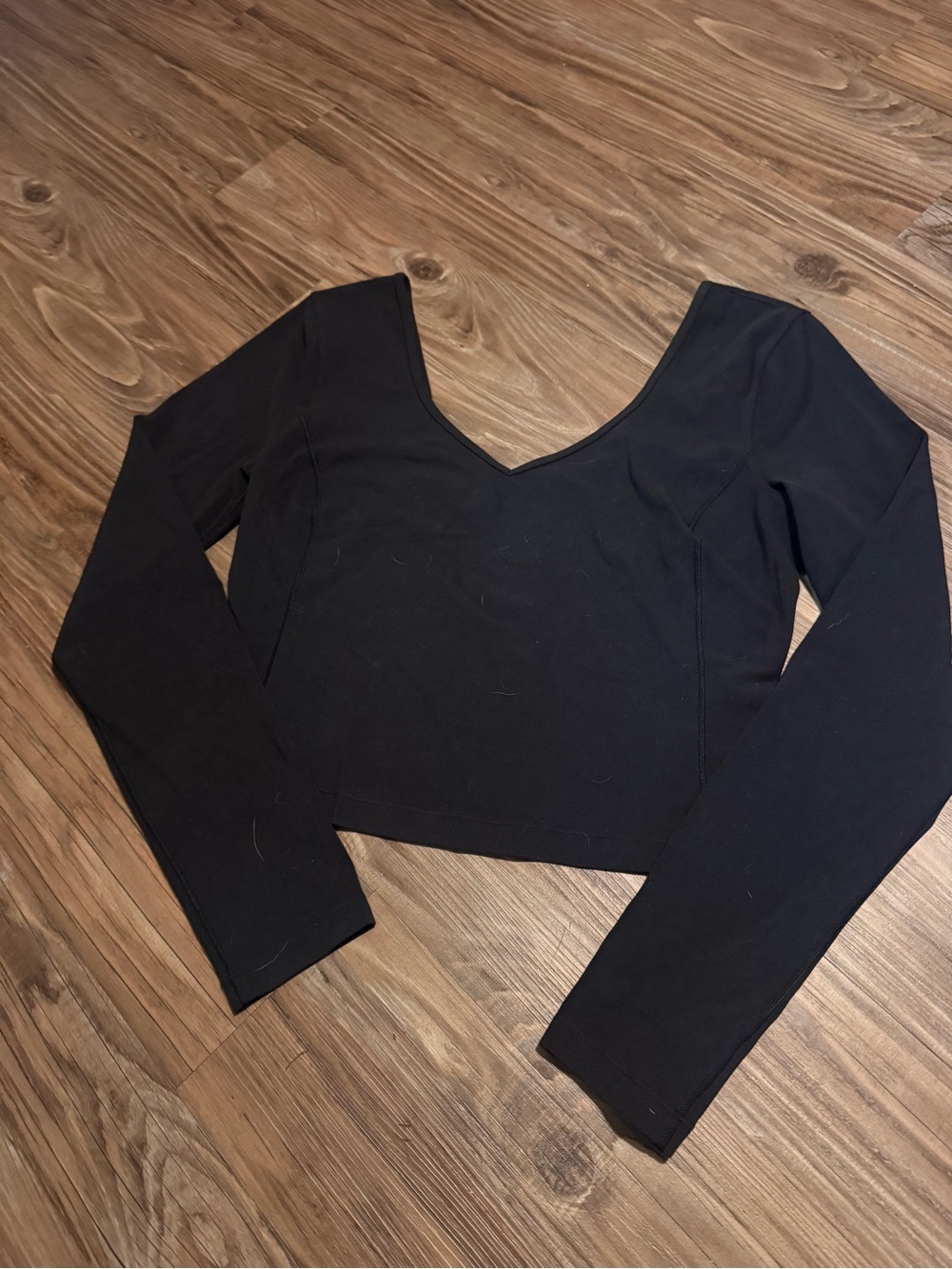 Lululemon Black V‑Neck Long Sleeve Cropped Top